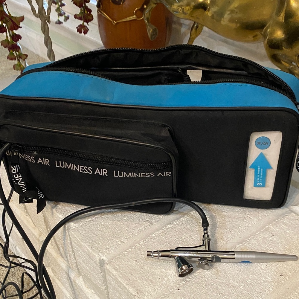 LUMINESS AIR airbrush makeup